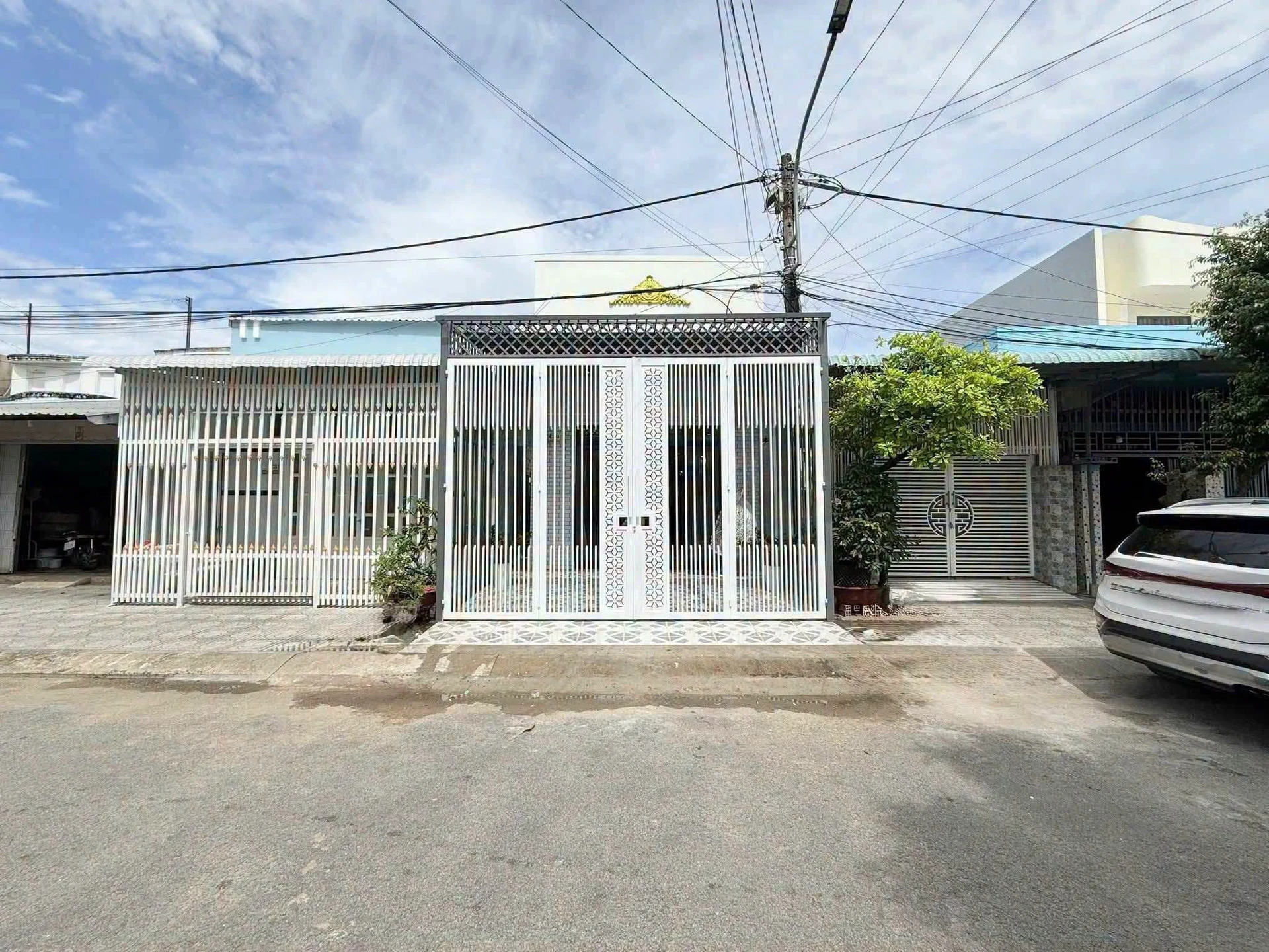 Bán nhà mặt tiền 100m² tại Rạch Giá, giá 1 tỷ 990 triệu - Ảnh 1