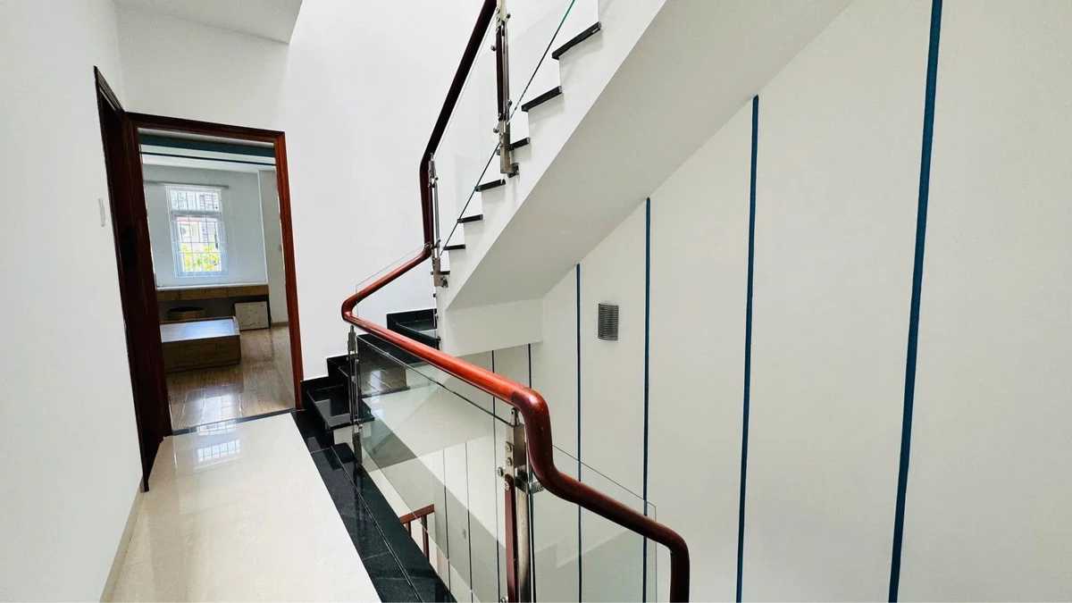 Bán nhà 3 tầng mặt tiền 175m² Nha Trang 7.5 tỷ - Ảnh thu nhỏ 4