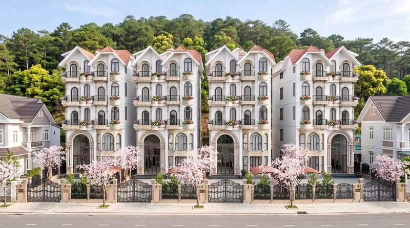 Bán villa cao cấp 305m2 mặt tiền Nam Hồ, Đà Lạt, 25 tỷ