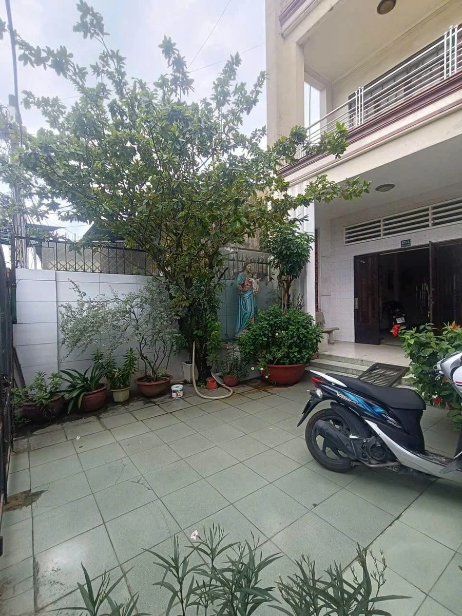 Bán nhà 2 lầu 7 phòng ngủ 228m² Biên Hoà 4 tỷ 800 triệu - Ảnh thu nhỏ 2