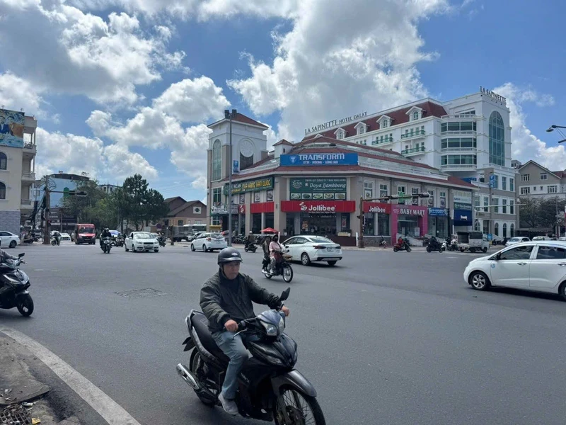 Bán nhà mặt tiền kinh doanh 5 tầng, 80m² Đà Lạt