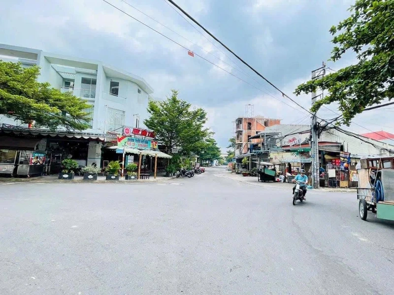 Bán nhà góc 212m² Long Châu 19 tỷ