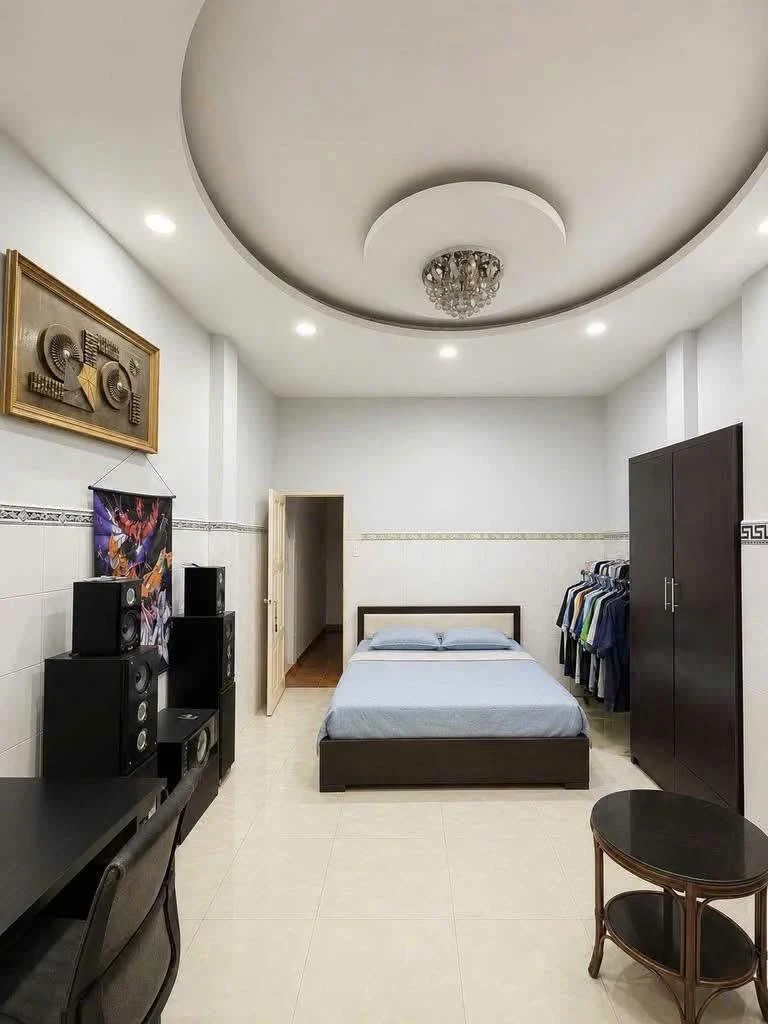 Bán gấp nhà 4x14m 2 lầu 1 lửng đường Âu Cơ, Tân Phú giá 5,9 tỷ - Ảnh 1
