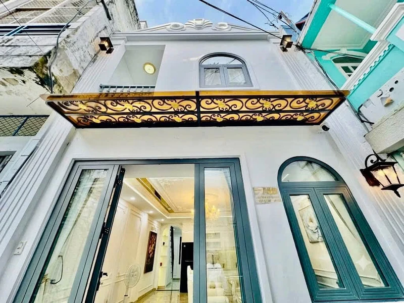 Bán nhà 2 tầng 40m² 3PN gần ngã tư Phú Nhuận, giá 6,9 tỷ