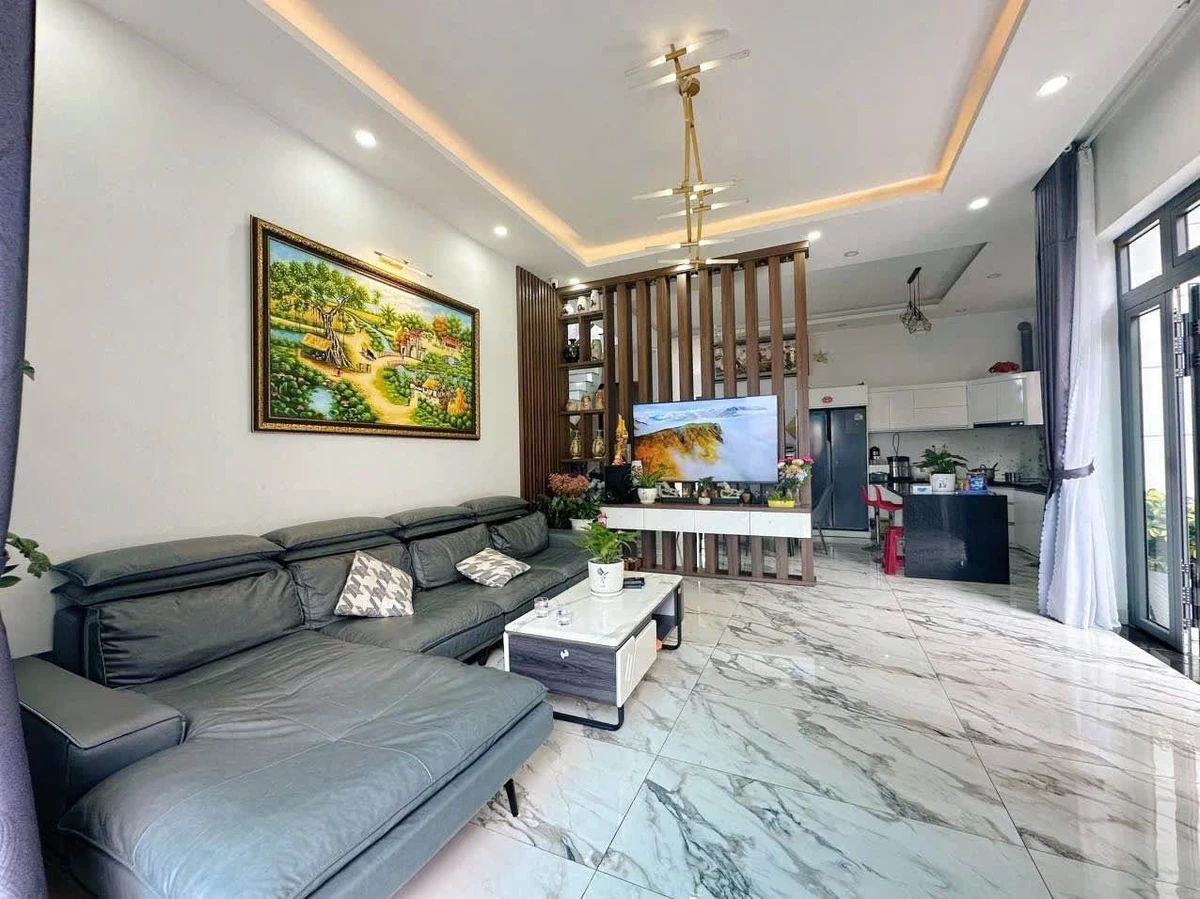 Bán villa 200m² 5PN Đà Lạt giá 8.2 tỷ - Ảnh thu nhỏ 2