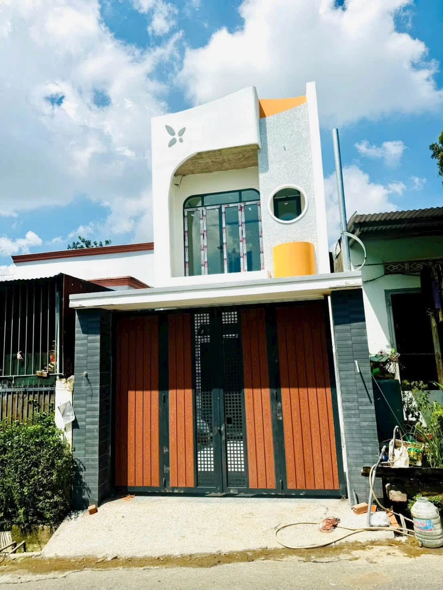 Bán nhà 1 trệt 1 lầu 3PN, 140m² Nguyễn Ái Quốc, Long Bình - Ảnh 1