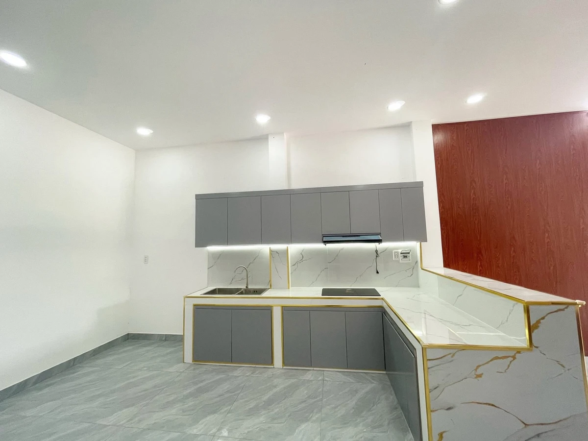 Bán nhà lầu 4x23m, 4 phòng ngủ, giá 2,1 tỷ tại Đức Hòa, Long An - Ảnh thu nhỏ 4