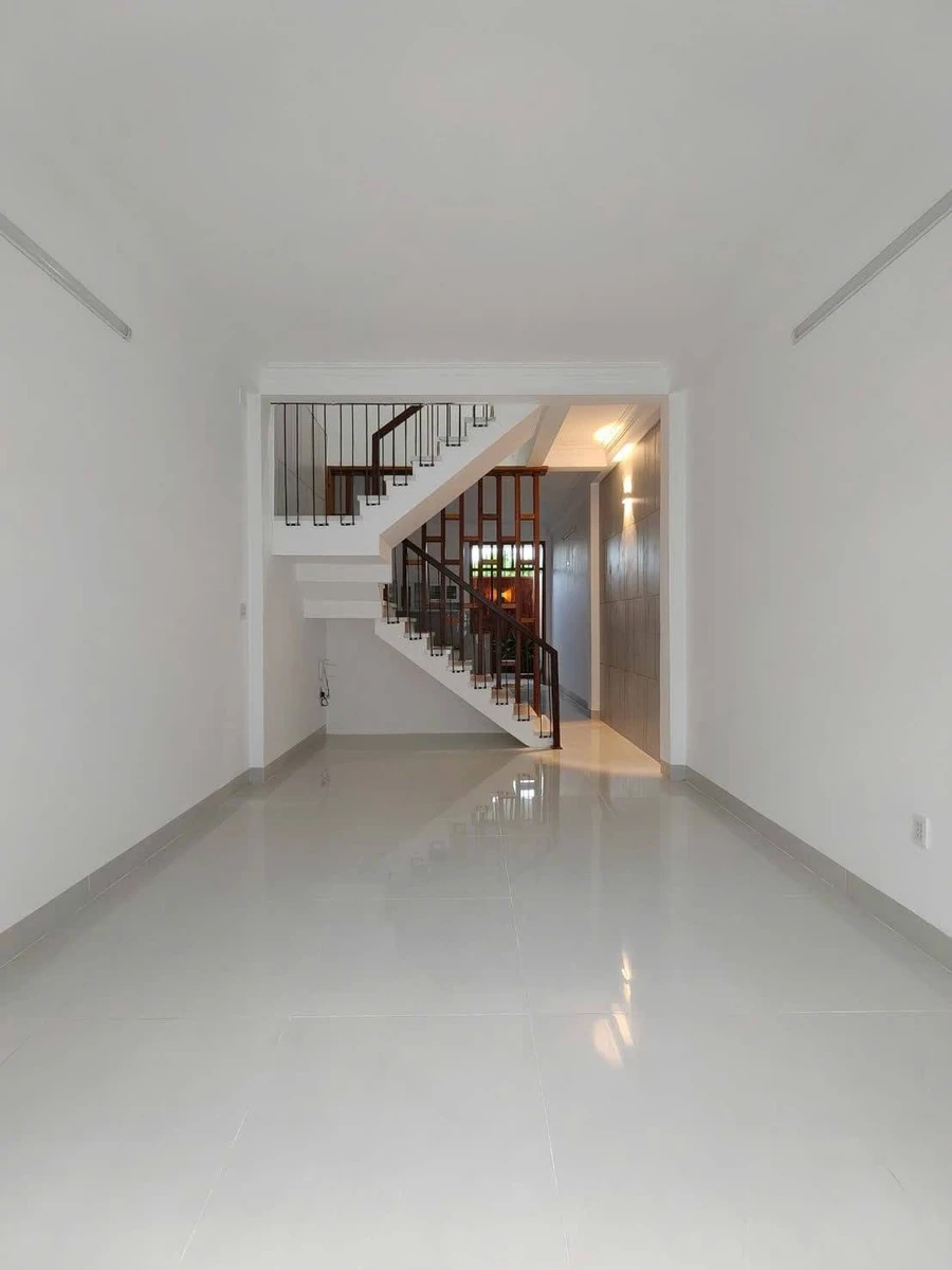 Bán nhà mặt tiền 2 tầng 68.5m² Phan Thiết 2.9 tỷ - Ảnh thu nhỏ 3