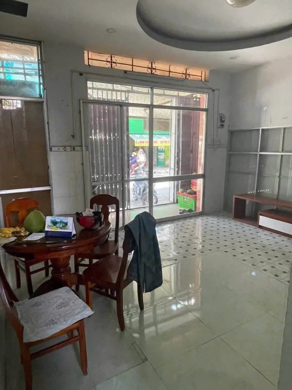 Cho thuê nhà mặt tiền 75m2 kinh doanh Nha Trang 12tr/tháng