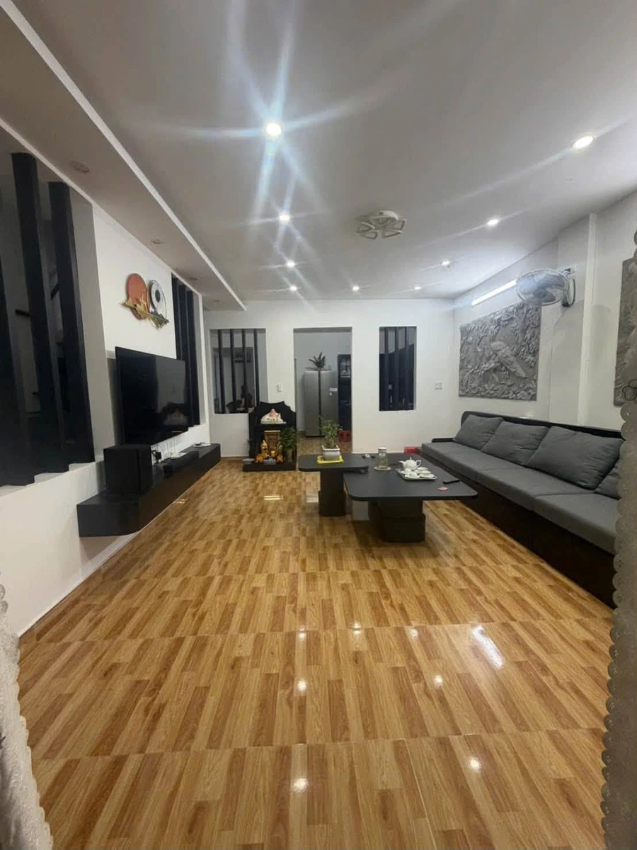 Bán nhà mê góc 179m² Phường Kôn Tum 1 tỷ - Ảnh 1