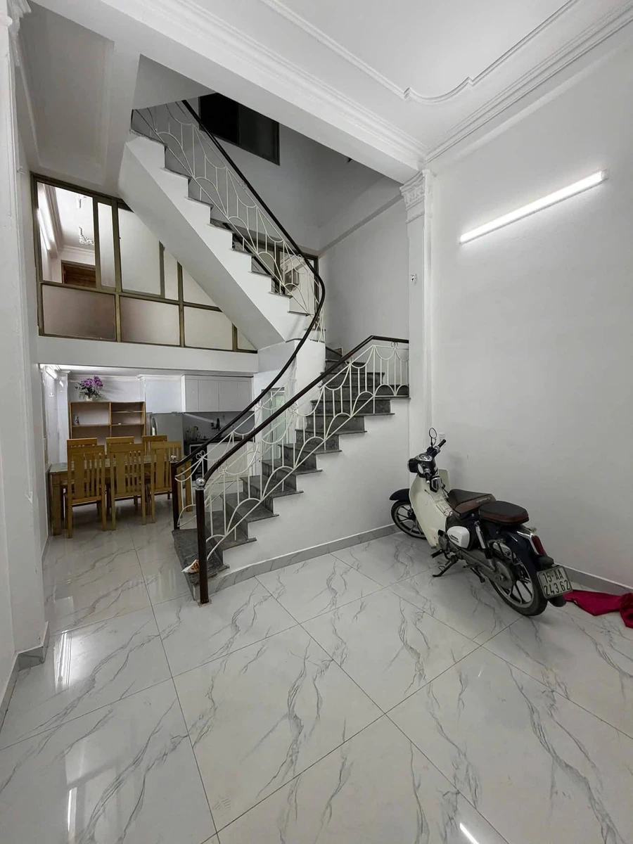 Bán nhà 40m² 3 PN hơn 2 tỷ Trần Nguyên Hãn - Ảnh 1