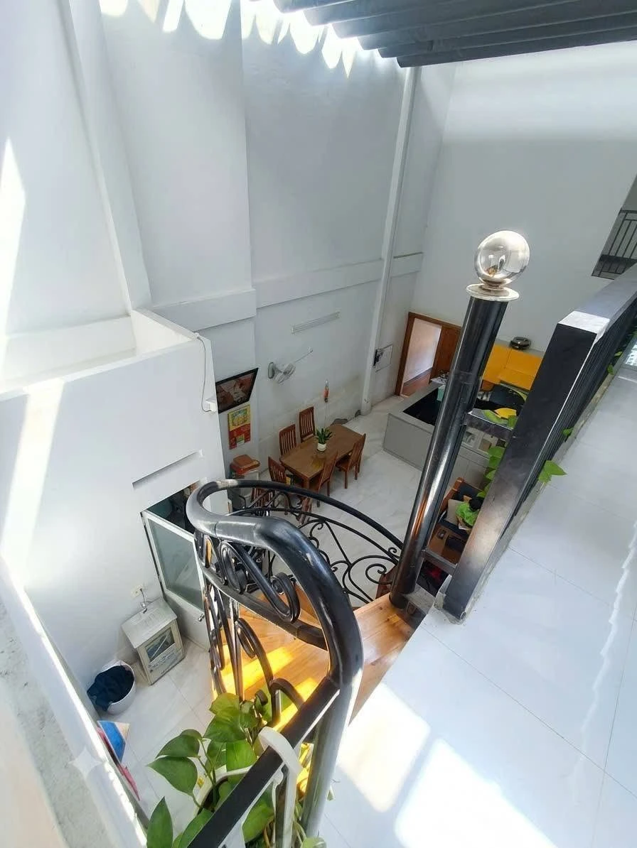Bán nhà mặt tiền 3 tầng 96m2 Quang Trung Quy Nhơn 9 tỷ - Ảnh thu nhỏ 3