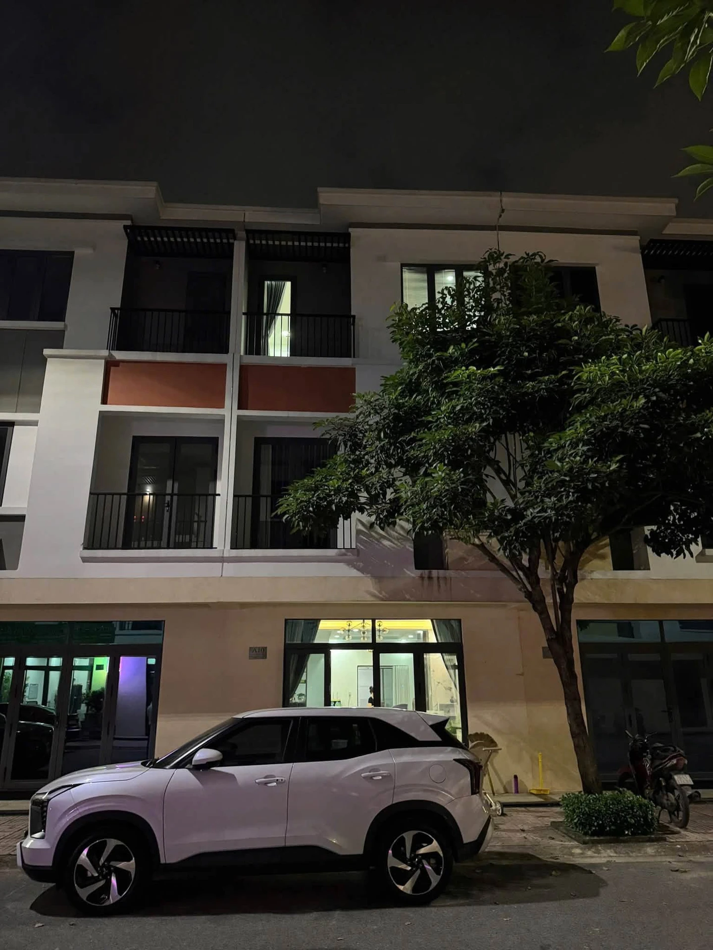 Bán nhà 3 tầng 4PN full nội thất, 5x14m, 3,45 tỷ, sát ĐT743, An Phú (Thuận An cũ) - Ảnh 1