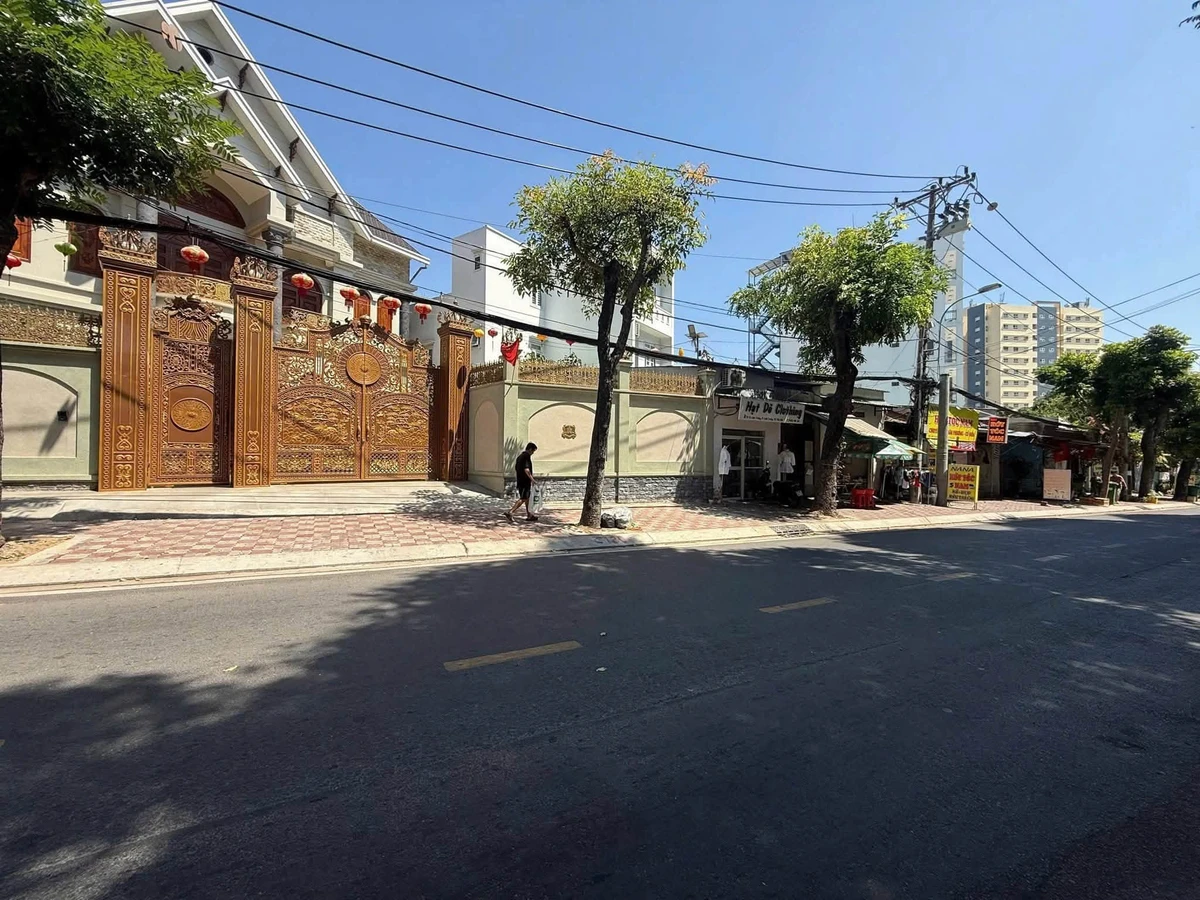 Bán mặt tiền Linh Trung 380m² 24 tỷ Thủ Đức - Ảnh 1