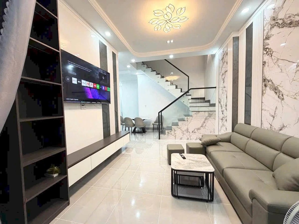 Bán nhà lầu mới 3 PN, 110m² Phú Tân, 2 tỷ 490 triệu - Ảnh thu nhỏ 2