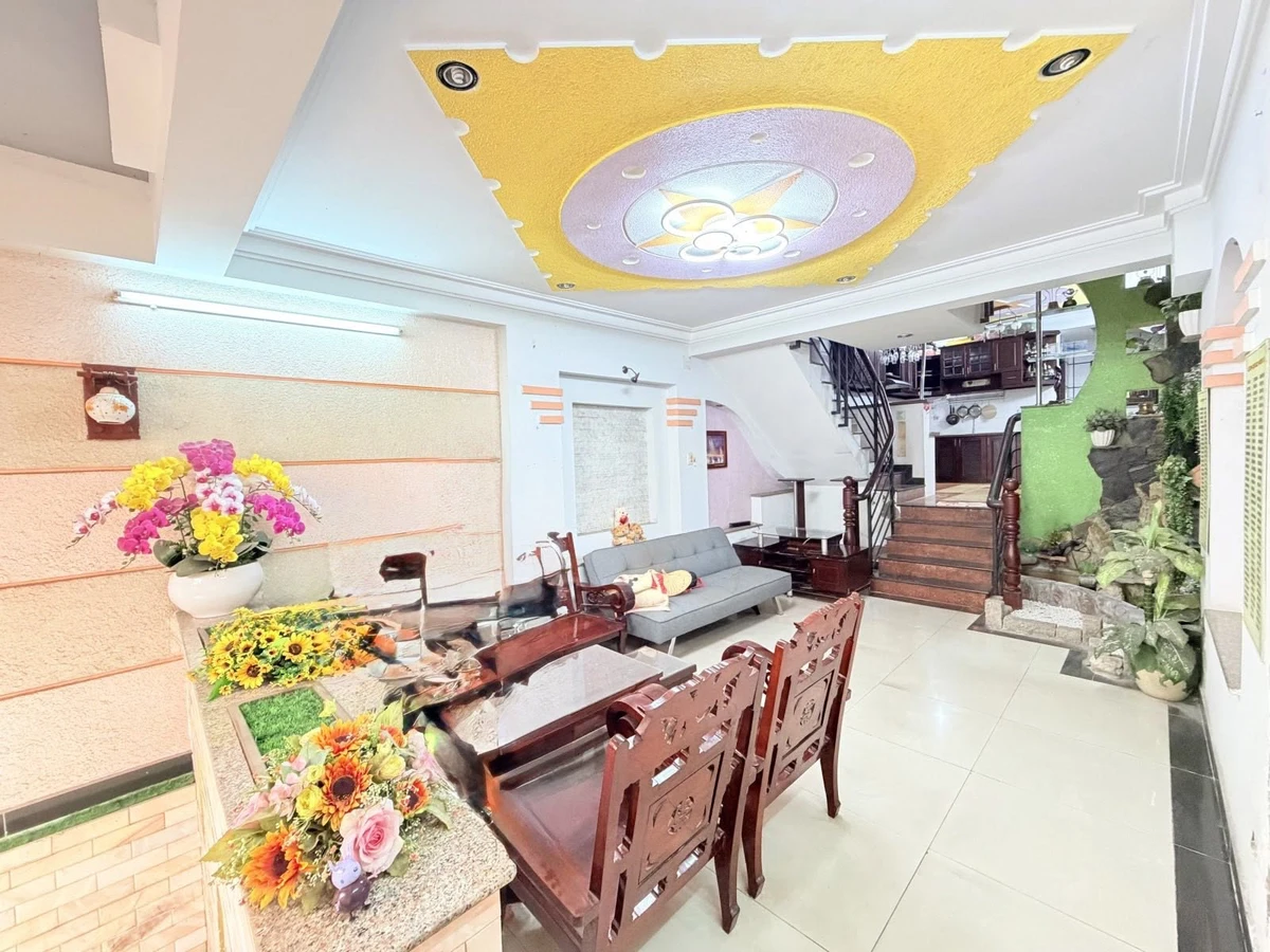 Bán nhà 6PN mặt tiền Nguyễn Công Hoàn, Phú Nhuận, 60m², 10.5 tỷ - Ảnh thu nhỏ 2