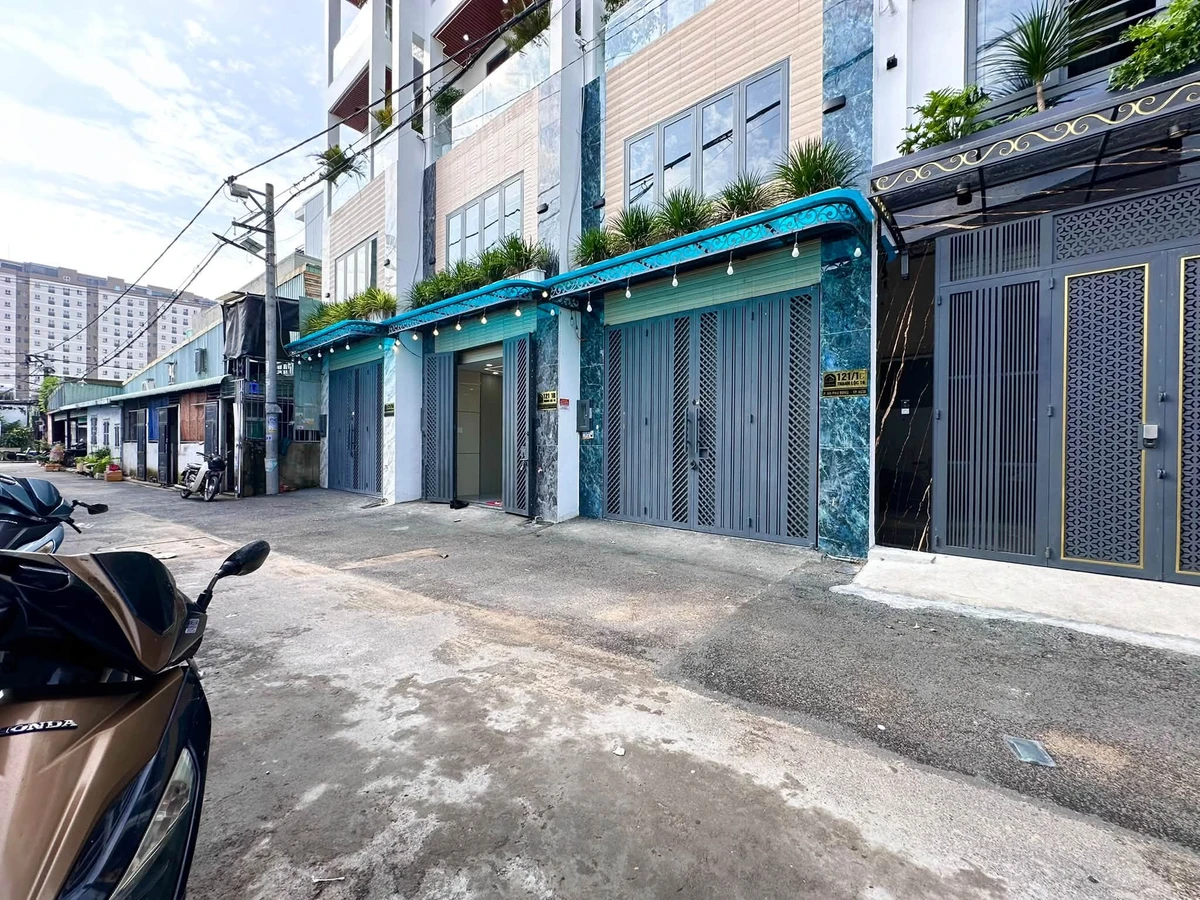 Bán nhà 4x14m, 4 PN, 5 WC, full nội thất, giá 6,5 tỷ gần Ngã 4 Ga, Thạnh Lộc, Quận 12 - Ảnh thu nhỏ 2