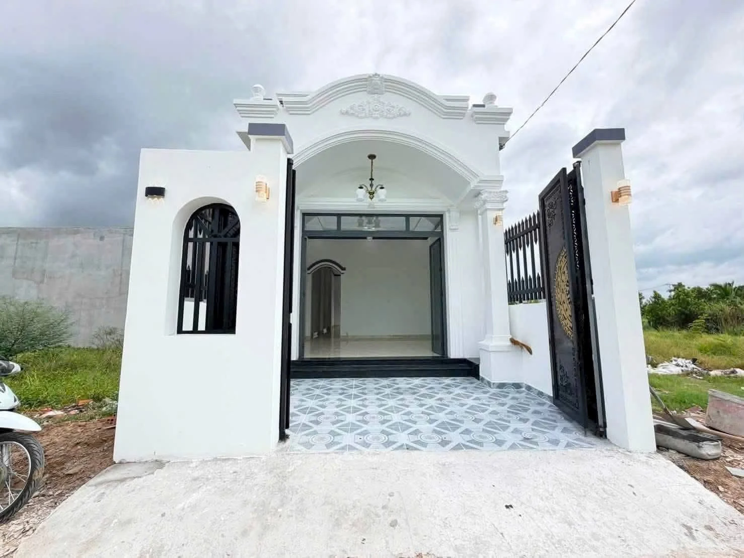Nhà cấp 4 tân cổ điển 102m2 Cần Giuộc, Long An - 1 tỷ 750 triệu - Ảnh 1
