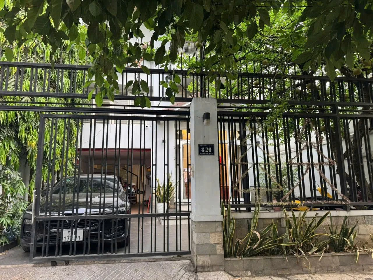 Bán biệt thự 3 tầng diện tích 140m² trung tâm TP Thủ Đức, giá 8,2 tỷ - Ảnh 1