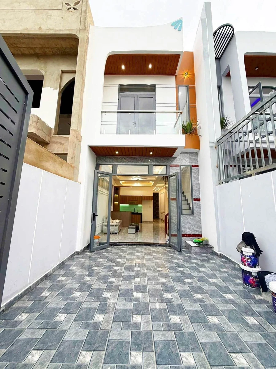 Bán nhà lầu 3PN 2WC gần Mỹ Hạnh, 79m², 2.1 tỷ - Ảnh thu nhỏ 2