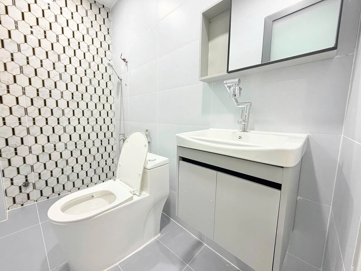 Bán nhà hẻm 152 Lạc Long Quân, P.3, Quận 11, 1 trệt 2 lầu, 24,2m², 4,58 tỷ - Ảnh thu nhỏ 4