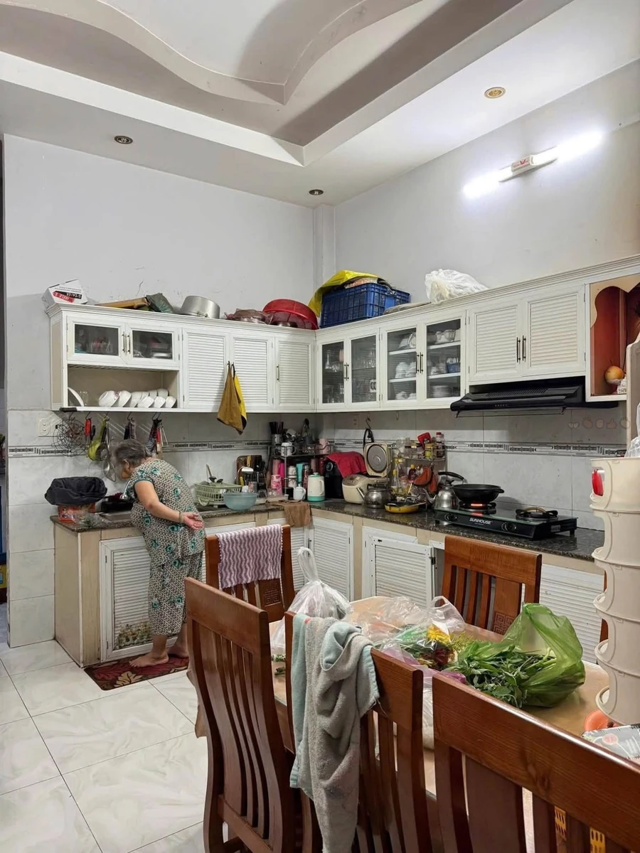 Bán nhà mặt tiền 5 tầng Đồng Đen Tân Bình, 337m² giá 6 tỷ - Ảnh thu nhỏ 3