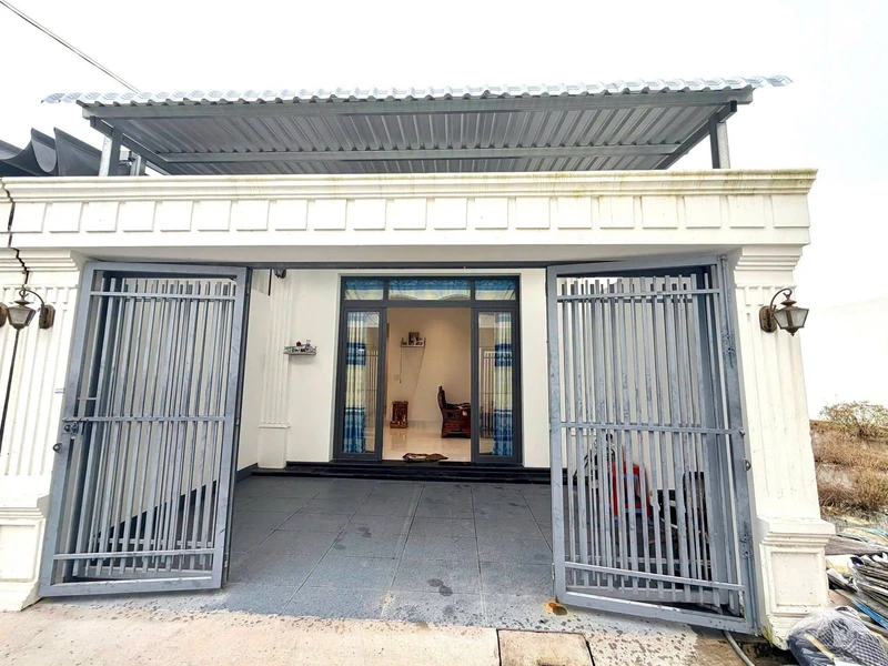 Bán nhà 2 phòng ngủ 110m² gần chợ Tân Trụ, Long An 1 tỷ 20
