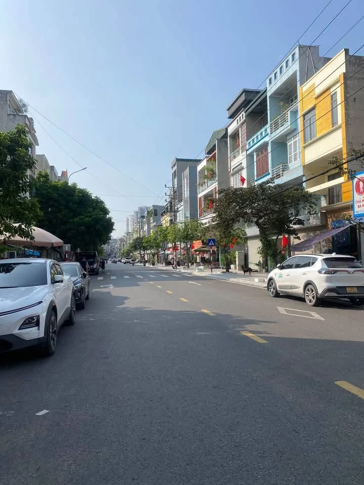 Bán nhà 6 tầng có thang máy 83m2 Cao Thắng - Ảnh 1