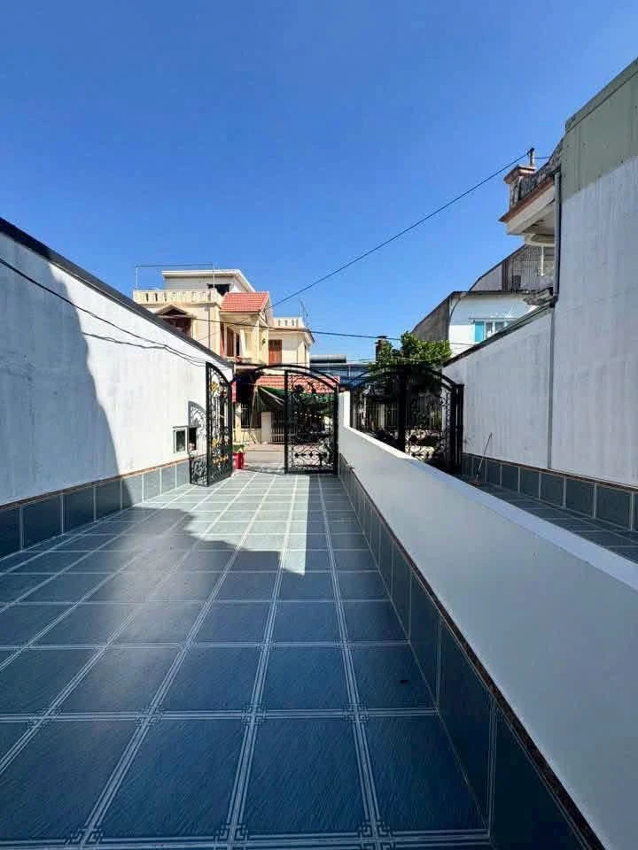Bán nhà 3 tầng 98m² sân cổng riêng, đường ô tô tránh nhau tại Quán Trữ, Kiến An, Hải Phòng - Ảnh thu nhỏ 2