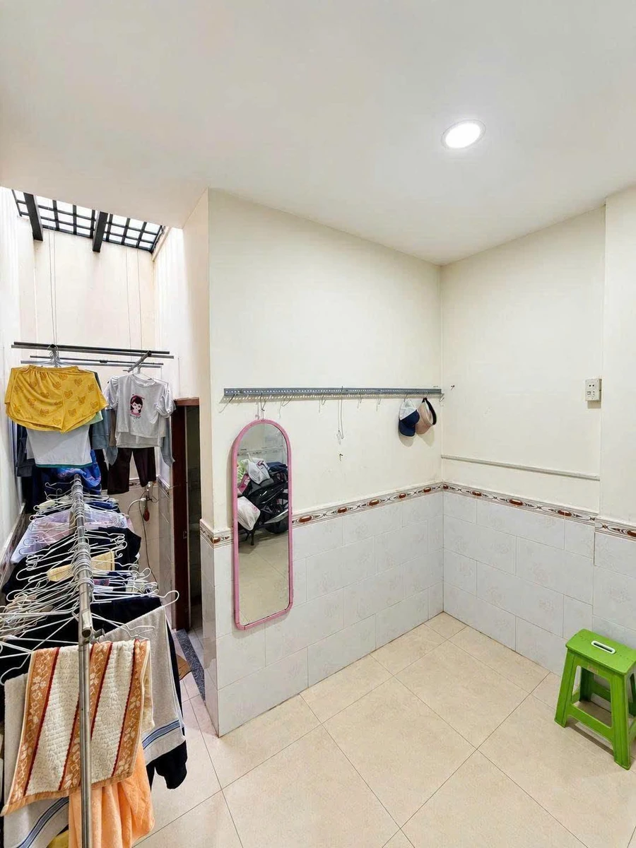 Bán nhà 2 tầng 65m2, 3PN 2WC, sổ hồng riêng, hẻm xe hơi Tân Thới Nhất, Quận 12 - Ảnh thu nhỏ 5