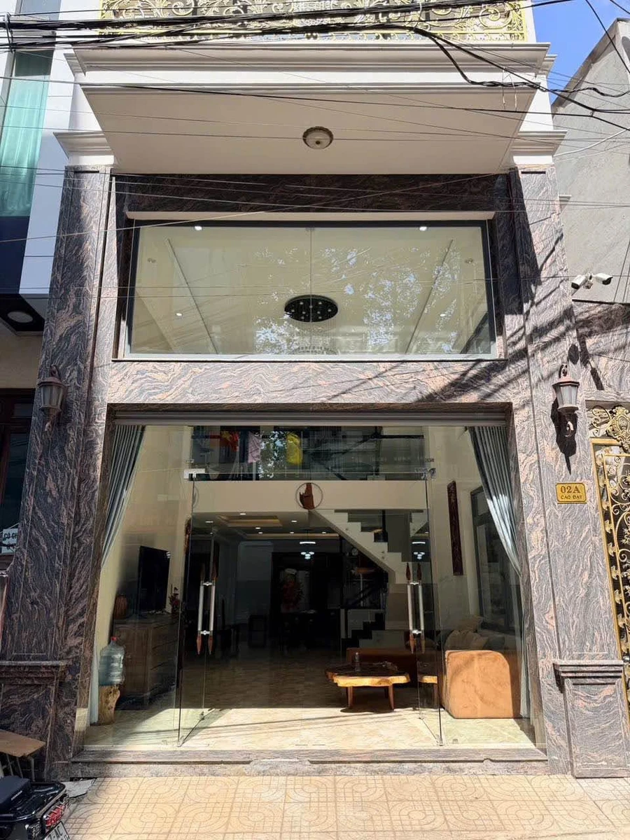 Bán nhà 2 mê 300m² đường Cao Đạt, Bình Tân, 7.4 tỷ - Ảnh thu nhỏ 2