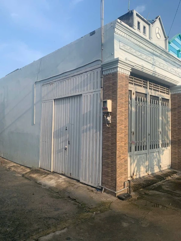 Bán nhà cấp 4 36m2 đường Trung Đông 10, gần chợ Hóc Môn, giá 960 triệu
