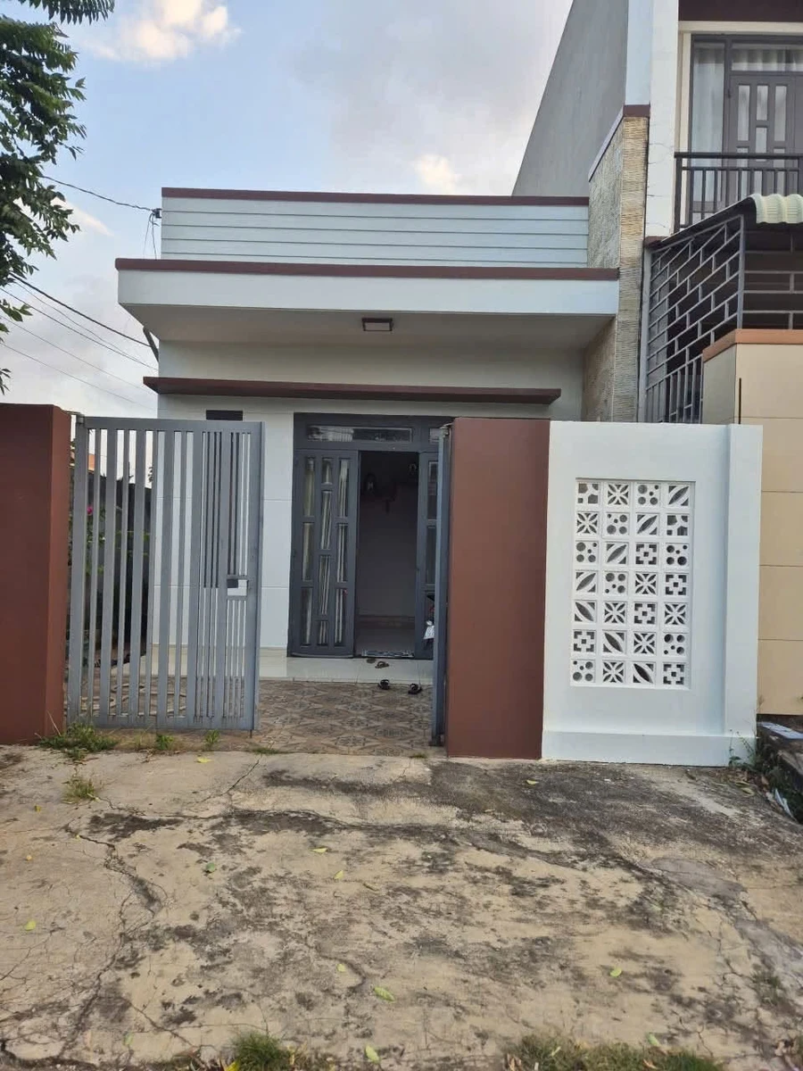 Cho thuê nhà cấp 4 góc 2 mặt tiền 114m² Hòa Long - Ảnh 1