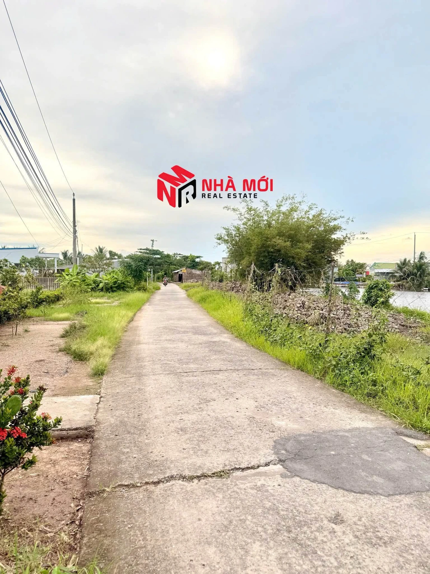 Bán đất vườn 330m² view kênh Bạch Ngưu, lộ ô tô - Ảnh 1