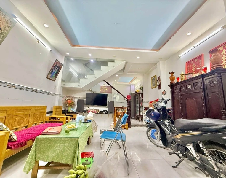 Bán nhà 2 tầng 42m2, 2PN, sổ hồng riêng, Hiệp Bình, Thủ Đức, giá 4,1 tỷ