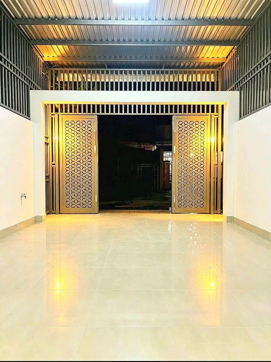 Nhà 4.5x25m 2 phòng ngủ Rạch Giá 1.93 tỷ - Ảnh 1