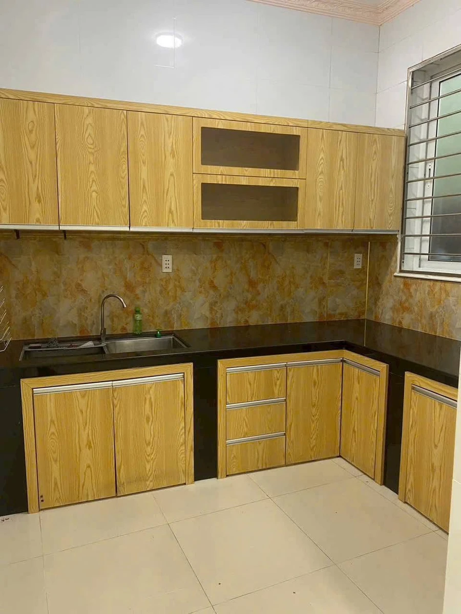 Bán nhà nguyên căn 5PN full nội thất 121m2 trung tâm phường Bến Tre giá 2 tỷ - Ảnh 1