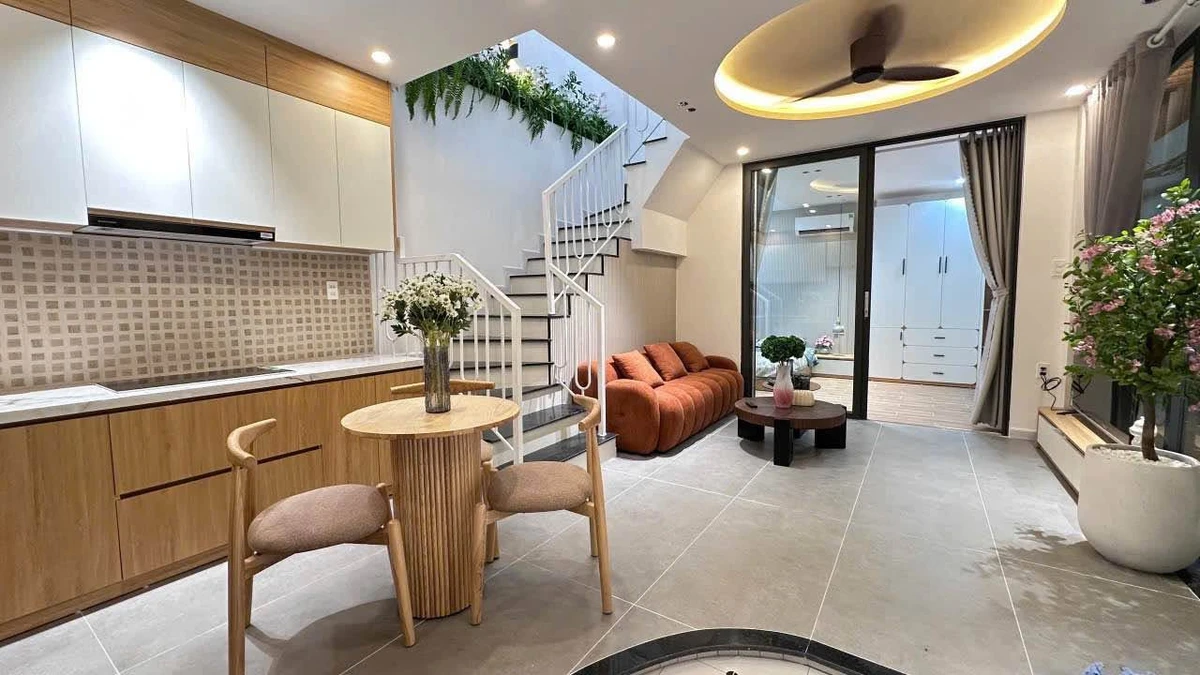 Bán nhà 2 tầng 50m² ngang 10m Hoàng Diệu Quận 1 - Ảnh thu nhỏ 5