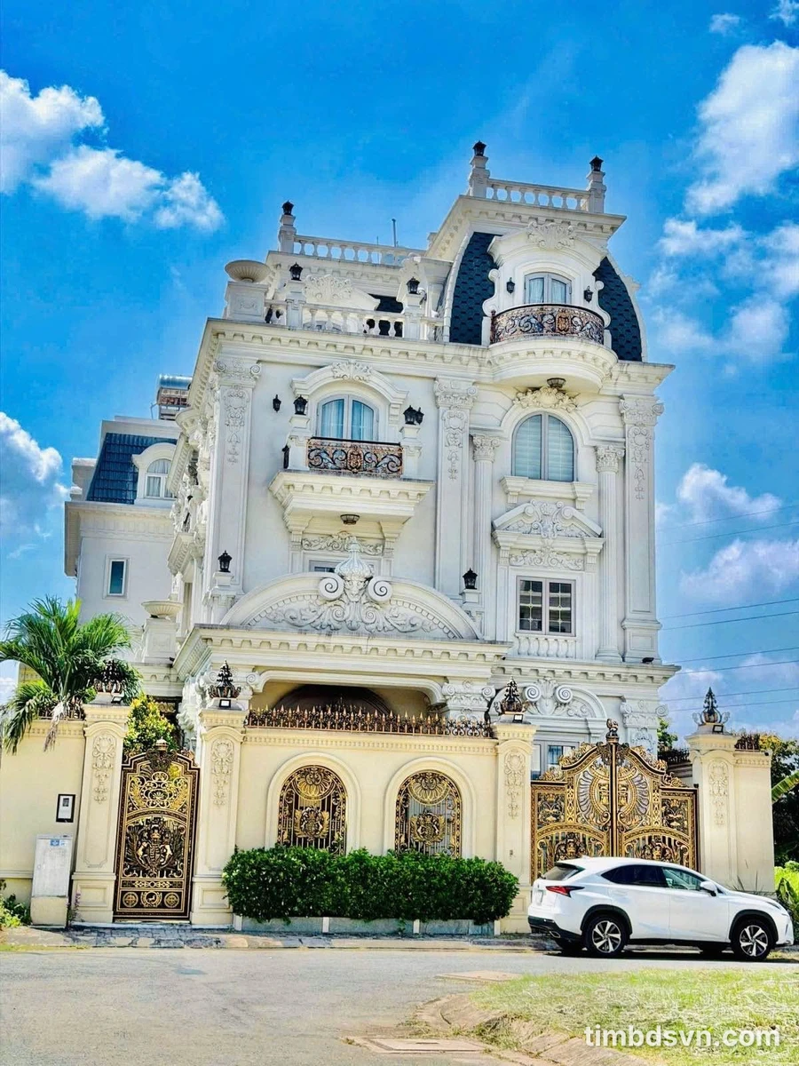 Bán villa 4 tầng + hầm, 300 m² tại Bình Hưng, giá 33 tỷ - Ảnh 1