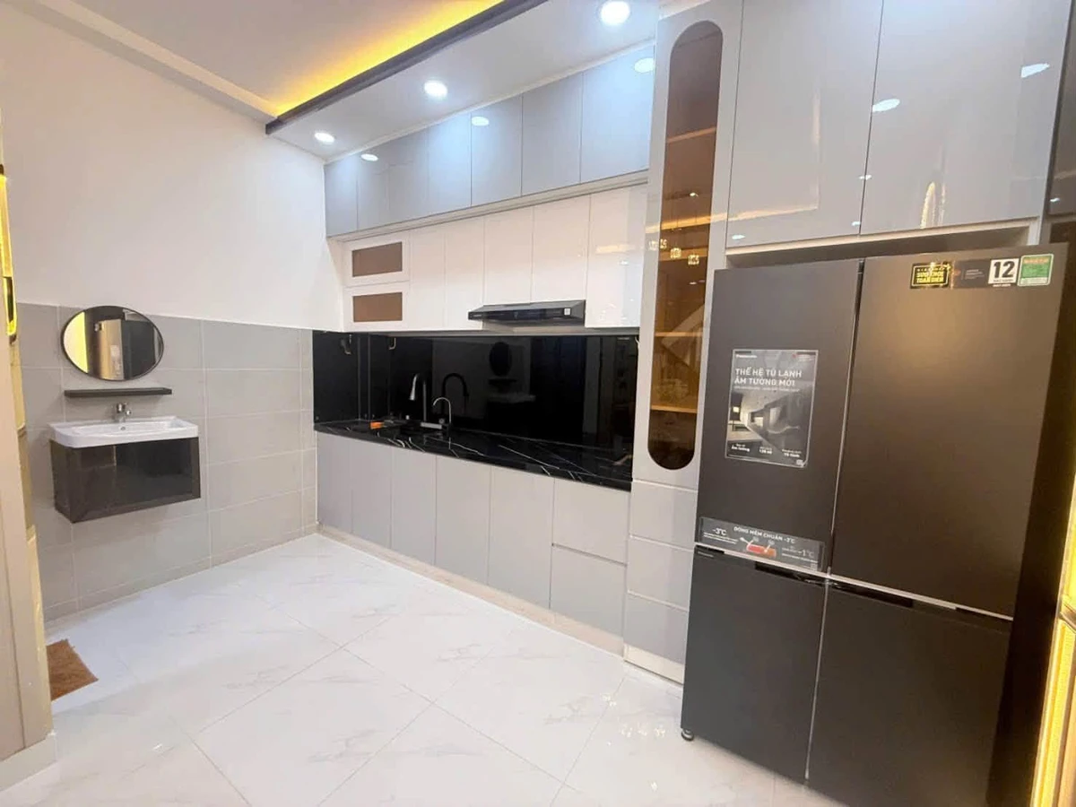 Bán nhà 1 trệt 2 lầu hẻm Huỳnh Tấn Phát, Q7, 64m², 4PN, 7.9 tỷ - Ảnh thu nhỏ 4