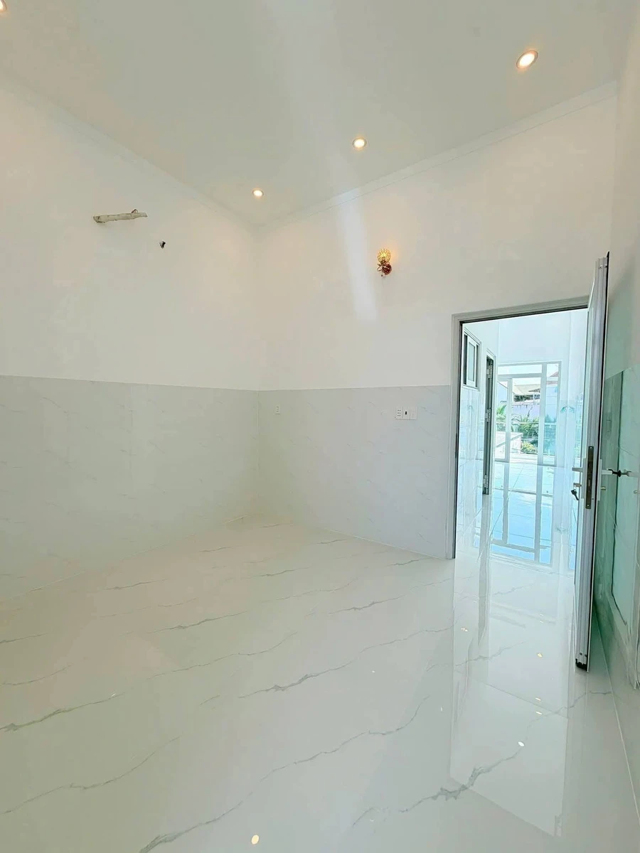 Bán nhà 1 trệt 1 lầu 75m2, 3 phòng ngủ, hẻm xe tải gần ngã tư Sở Sao, Thủ Dầu Một - Ảnh thu nhỏ 5
