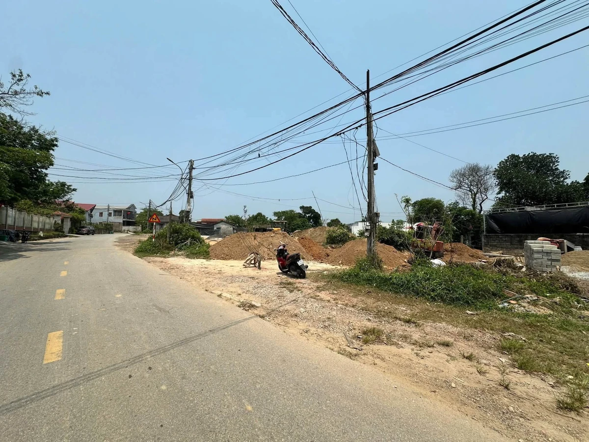 Bán nhà mặt tiền Phùng Quán Huế 150m2, giá 2,2 tỷ - Ảnh thu nhỏ 2