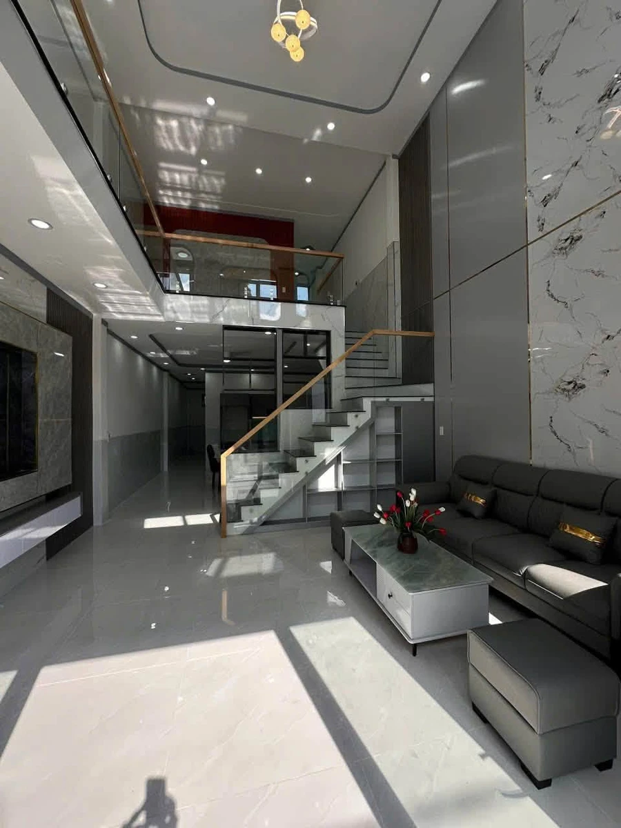 Bán nhà gác lửng 100m² trung tâm, 3 PN, 2 WC, 2 tỷ 680 triệu - Ảnh thu nhỏ 3