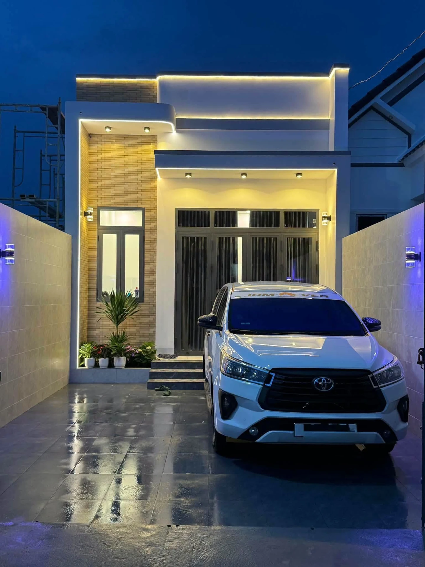Bán nhà 3 phòng ngủ mặt tiền 141m2 Nhà Bè - Ảnh 1