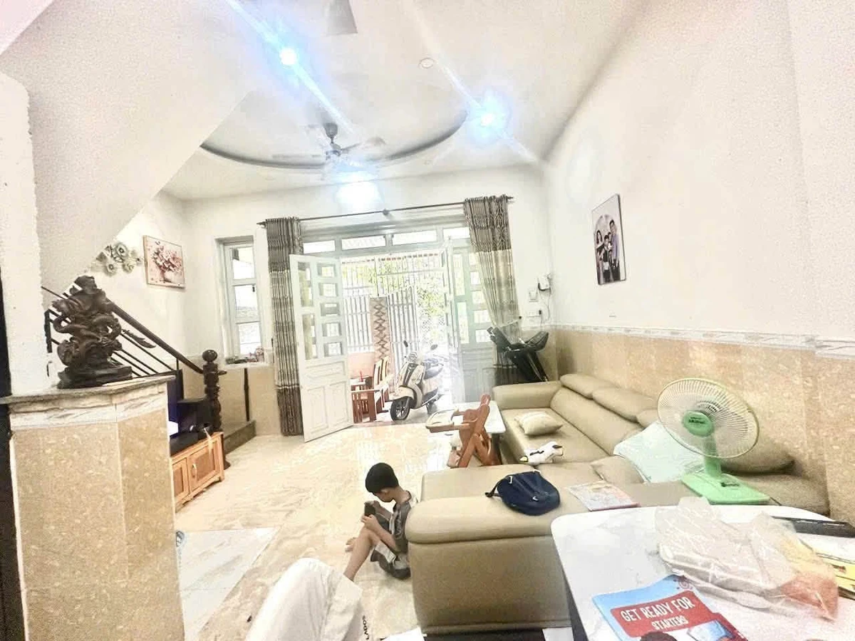 Bán nhà 1 trệt 1 lầu 60m2, 2 phòng ngủ, đường Đào Duy Từ, Đông Hòa, Dĩ An - Ảnh 1