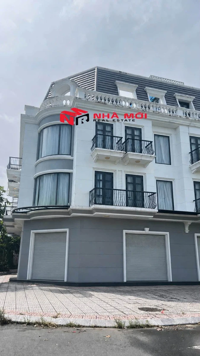 Nhà phố 4 tầng full nội thất Vincom Cà Mau 345m2 - Ảnh 1