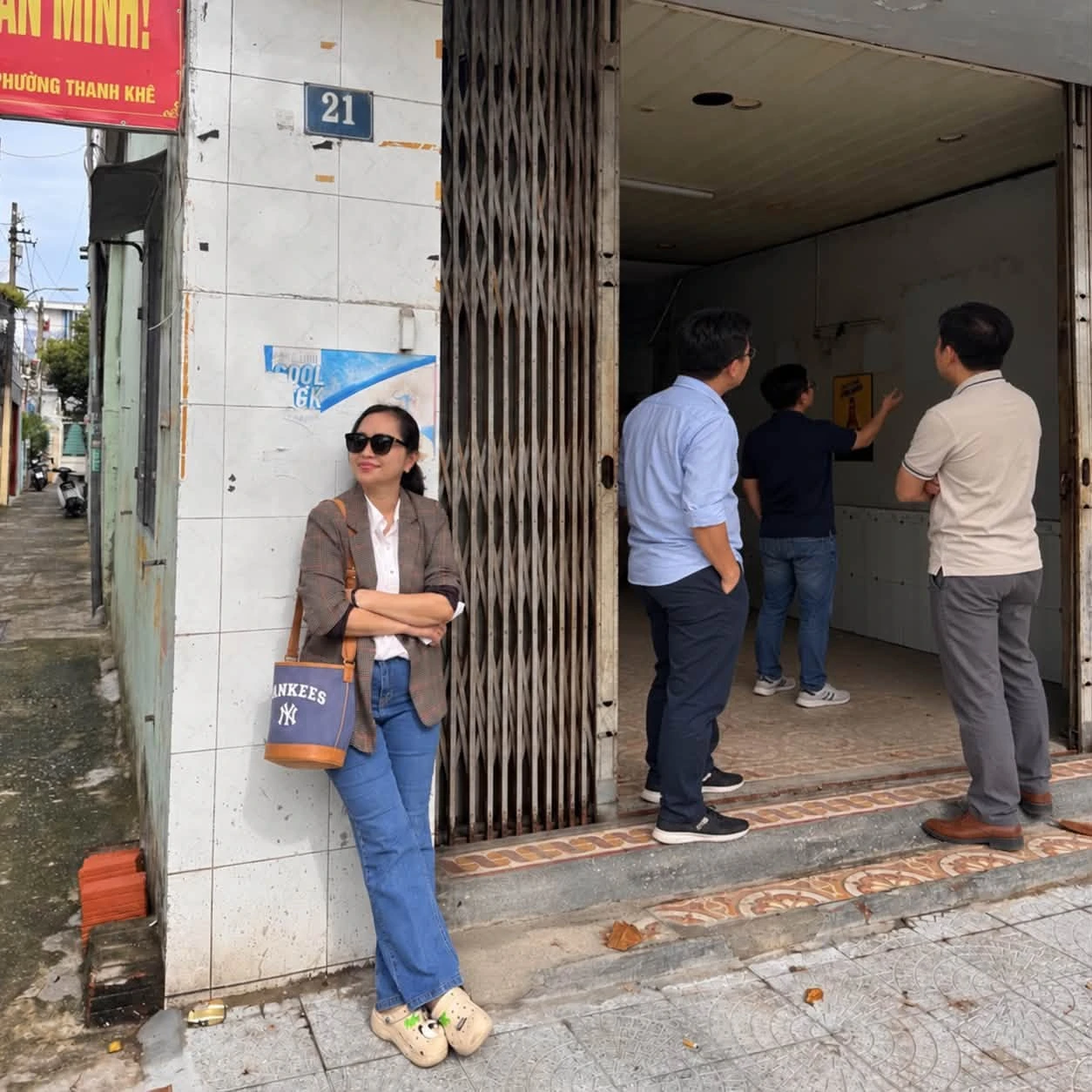 Bán nhà 21 Hoàng Hoa Thám, 120m2, 2 tỷ, Quận 1 - Ảnh 1