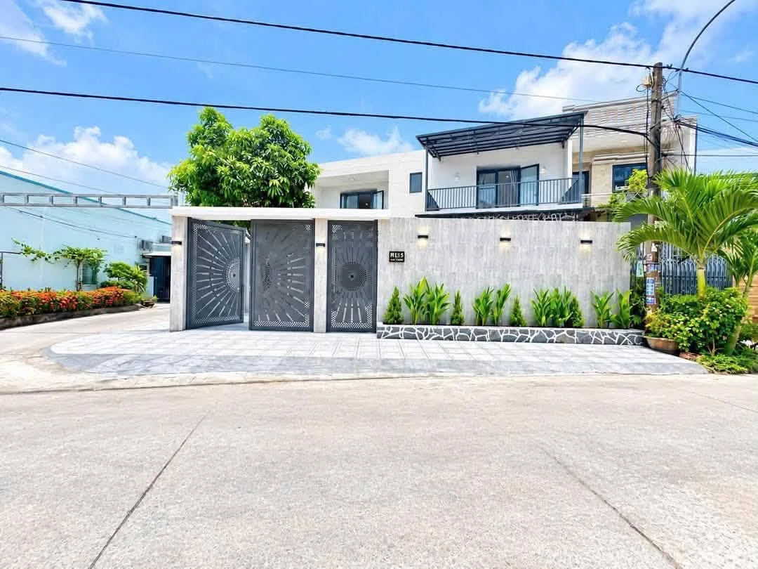 Bán biệt thự góc mặt tiền 210m2 Hai Bà Trưng Rạch Giá 3.79 tỷ - Ảnh 1