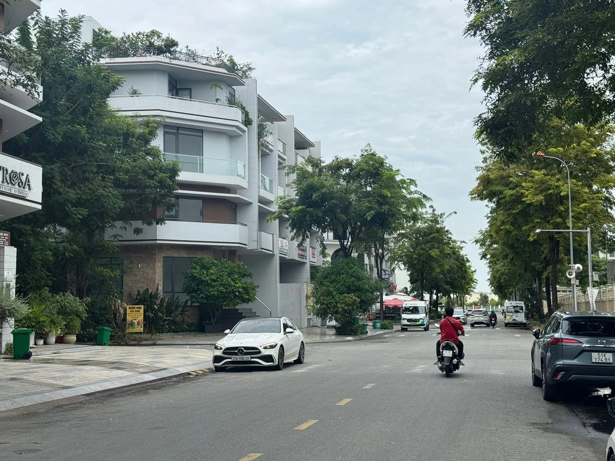 Bán nhà Vạn Phúc Thủ Đức 115m2, 22.5 tỷ - Ảnh thu nhỏ 2