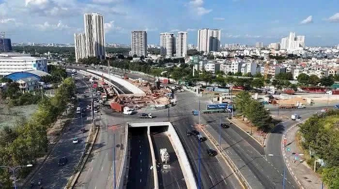 Bán đất lô góc 2 mặt tiền 189m2 (7x27) Quận 2, giá 18,6 tỷ - Ảnh 1